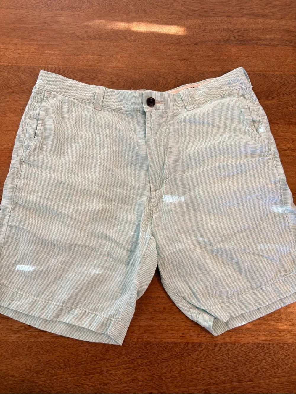 J. Crew soft pistachio green 34’ x 9’
